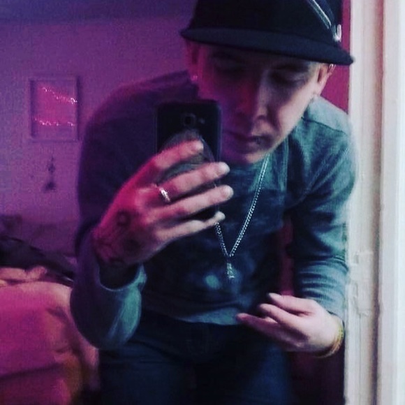 Meet your Posher, Miles - Picture 1 of 1